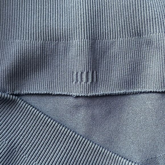 LULULEMON IN THE FLOW Sz 12 Black Crop Seamless Ribbed Textured Yoga Leggings - Picture 10 of 10